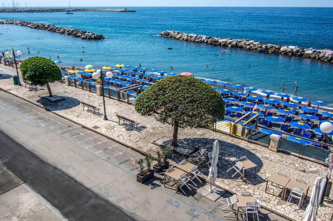 Hotel San Pietro Chiavari Exteriör bild